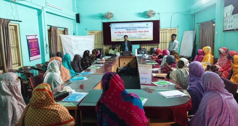 “জলবায়ু পরিবর্তনের প্রভাব মোকাবেলায় বরেন্দ্র অঞ্চলে খরা-সহনশীল কৃষি প্রশিক্ষণ অনুষ্ঠিত”