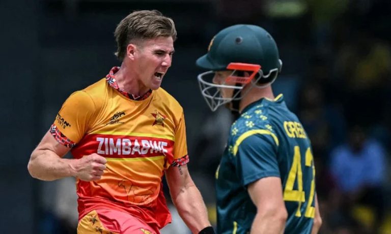 অস্ট্রেলিয়াকে হারিয়ে চমক জিম্বাবুয়ের