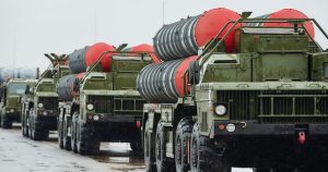 রাশিয়া থেকে প্রায় ৩০০ ক্ষেপণাস্ত্র কিনছে ভারত