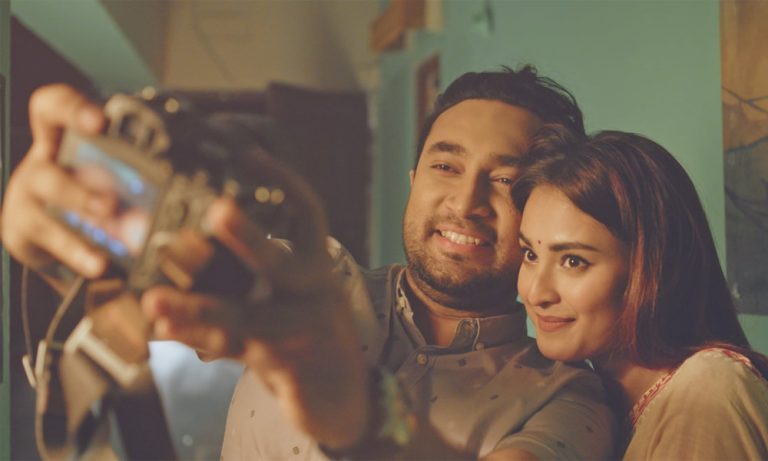 ভয়, সন্দেহ ও অনিশ্চয়তায় ‘পাশে থাকার গল্প’