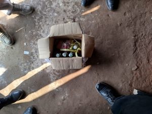 নওগাঁয় পরিত্যাক্ত অবস্থায় ককটেল ও পেট্রোলবোমা উদ্ধার