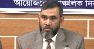 ভোটকেন্দ্রে সাংবাদিকদের মোবাইল নিয়ে প্রবেশে নিষেধাজ্ঞা নেই : ইসি সানাউল্লাহ