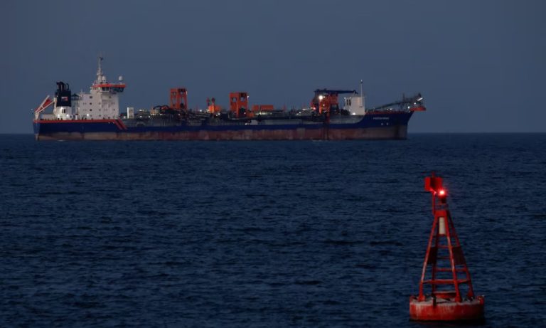 ভারতের কাছে তিন ট্যাংকার জাহাজ ফেরত চাইল ইরান