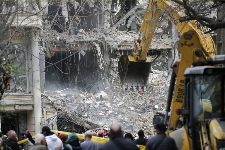 যুদ্ধের ২৭ দিনে ইরানে মৃতের সংখ্যা বেড়ে ১ হাজার ৯৩৭