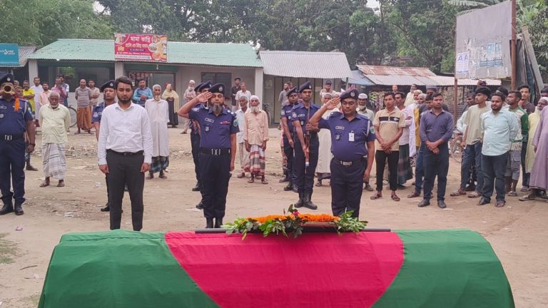 চাঁপাইনবাবগঞ্জে বীর মুক্তিযোদ্ধা কসিম উদ্দিনের ইন্তেকাল, রাষ্টীয় মর্যাদায় দাফন