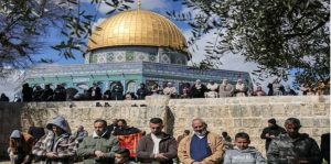 জুমার নামাজে নিষেধাজ্ঞা দিলো ইসরায়েল আল আকসা মসজিদে