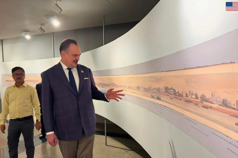 মুক্তিযুদ্ধ-জুলাই স্মৃতি জাদুঘর পরিদর্শন করলেন মার্কিন রাষ্ট্রদূত