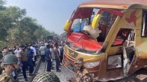 তিন জেলায় সড়কে প্রাণ গেল ১৯ জনের