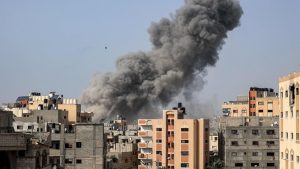 ইসরায়েলে ৪ শতাধিক ক্ষেপণাস্ত্র হামলা ইরানের