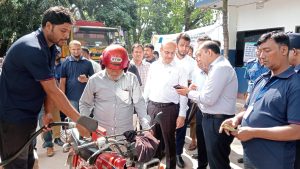 চাঁপাইনবাবগঞ্জে আ্যাপসে মোটরসাইকেলে তেল বিক্রি কার্যক্রম চালু, স্বস্তিতে ভোক্তারা