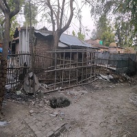 ভোলাহাটে বন্দি থাকা পরিবারকে উন্মুক্ত করেছে উপজেলা প্রশাসন