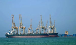 অবরোধের মধ্যেই হরমুজ প্রণালীতে দুই জাহাজ জব্দ করলো আইআরজিসি