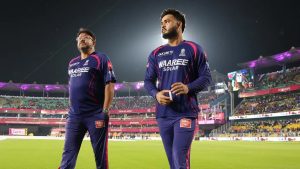 ড্রেসিংরুমে ধূমপান করায় ভারতীয় ক্রিকেটারকে শাস্তি