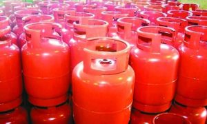 এলপি গ্যাসের দাম বাড়বে না কমবে, জানা যাবে কাল
