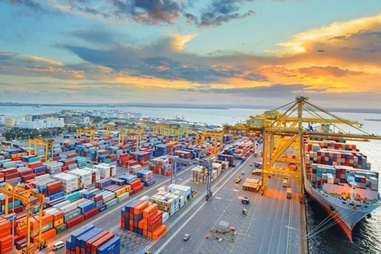 লাখ টন জ্বালানি তেল নিয়ে বন্দরে  ৪ জাহাজ