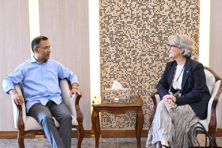 প্রধানমন্ত্রীর সঙ্গে টেলিনর সিইও’র সাক্ষাৎ