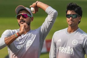 ডোপিং পরীক্ষায় যুক্ত হলেন অভিষেক-অক্ষর