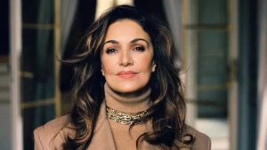 সুইমিংপুল থেকে উদ্ধার ফরাসি অভিনেত্রী, হাসপাতালে মৃত্যু