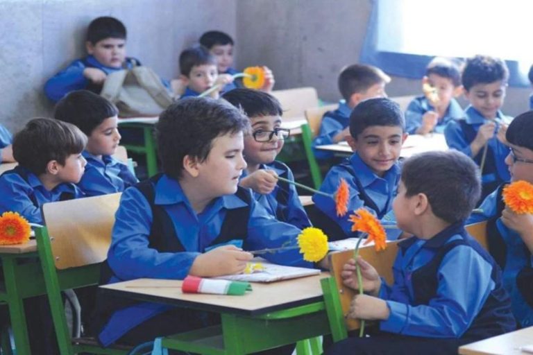 যুদ্ধবিরতির মধ্যেই ইরানে সশরীরে ক্লাস বন্ধ