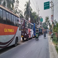 জেলায় অভ্যন্তরীণ দ্বন্দে সকল রুটে বাস, মিনিবাস ও ট্রাক চলাচল বন্ধ