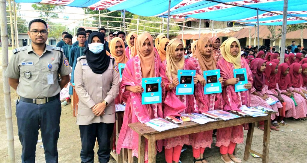 গোমস্তাপুরে এসএসসি পরীক্ষার্থীদের বিদায়