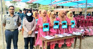 গোমস্তাপুরে এসএসসি পরীক্ষার্থীদের বিদায়