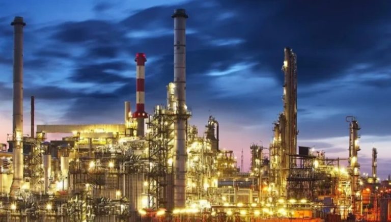 ইরানের হামলায় আমিরাত,বাহরাইন,কুয়েতে জ্বালানি অবকাঠামোর ক্ষতি