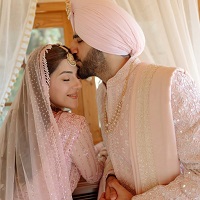 বাগদানের পরও ভেঙে যায় বিয়ে, অবশেষে সাতপাকে অভিনেত্রী