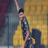 পিএসএলে নাহিদ রানার জাদুতে বড় জয়ে পেশোয়ার